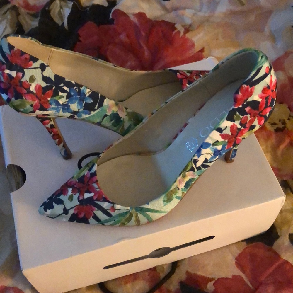 ALDO floral pumps